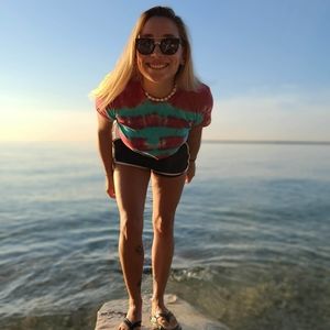 Meet your Posher, Loralye